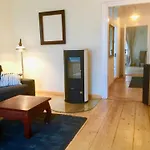 Stadtvilla Oscar 1 Og - Stilvoll Sanierte Altbauwohnung In Denkmalgeschuetzter Stadtvilla Nahe Elbradweg * Dresden