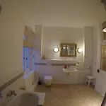 Stadtvilla Oscar 1 Og - Stilvoll Sanierte Altbauwohnung In Denkmalgeschuetzter Stadtvilla Nahe Elbradweg Lejlighed *