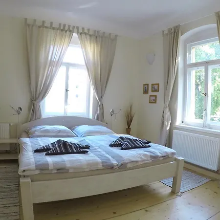 Apartman Stadtvilla Oscar 1 Og - Stilvoll Sanierte Altbauwohnung In Denkmalgeschuetzter Stadtvilla Nahe Elbradweg *