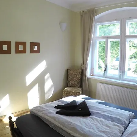 Stadtvilla Oscar 1 Og - Stilvoll Sanierte Altbauwohnung In Denkmalgeschützter Stadtvilla Nahe Elbradweg