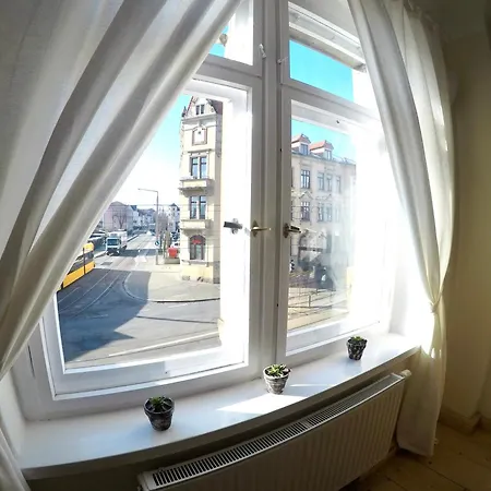 Stadtvilla Oscar 1 Og - Stilvoll Sanierte Altbauwohnung In Denkmalgeschützter Stadtvilla Nahe Elbradweg *