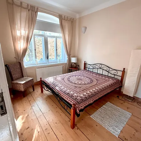 Stadtvilla Oscar 1 Og - Stilvoll Sanierte Altbauwohnung In Denkmalgeschuetzter Stadtvilla Nahe Elbradweg Apartman