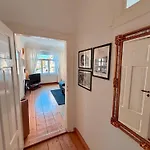 Stadtvilla Oscar 1 Og - Stilvoll Sanierte Altbauwohnung In Denkmalgeschuetzter Stadtvilla Nahe Elbradweg * 德累斯顿
