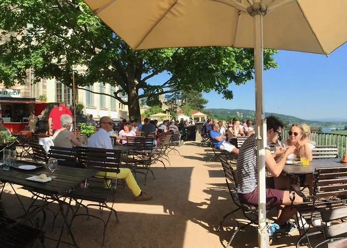 公寓 Stadtvilla Oscar 1 Og - Stilvoll Sanierte Altbauwohnung In Denkmalgeschuetzter Stadtvilla Nahe Elbradweg 德累斯顿