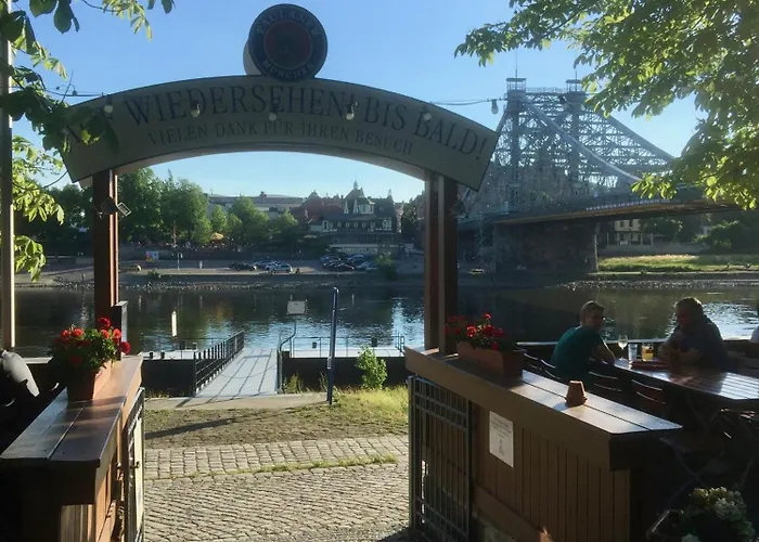 公寓 Stadtvilla Oscar 1 Og - Stilvoll Sanierte Altbauwohnung In Denkmalgeschuetzter Stadtvilla Nahe Elbradweg 德累斯顿