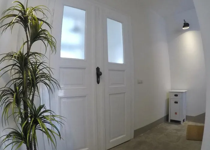 Stadtvilla Oscar 1 Og - Stilvoll Sanierte Altbauwohnung In Denkmalgeschuetzter Stadtvilla Nahe Elbradweg 公寓