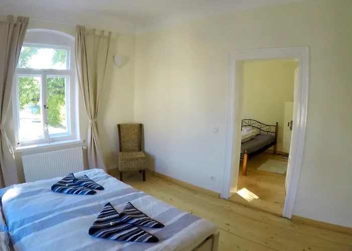 Stadtvilla Oscar 1 Og - Stilvoll Sanierte Altbauwohnung In Denkmalgeschuetzter Stadtvilla Nahe Elbradweg