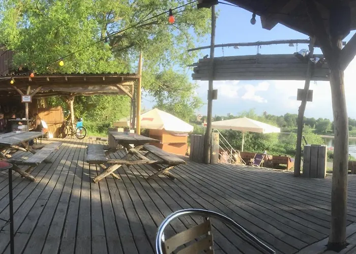 Stadtvilla Oscar 1 Og - Stilvoll Sanierte Altbauwohnung In Denkmalgeschuetzter Stadtvilla Nahe Elbradweg * 德累斯顿