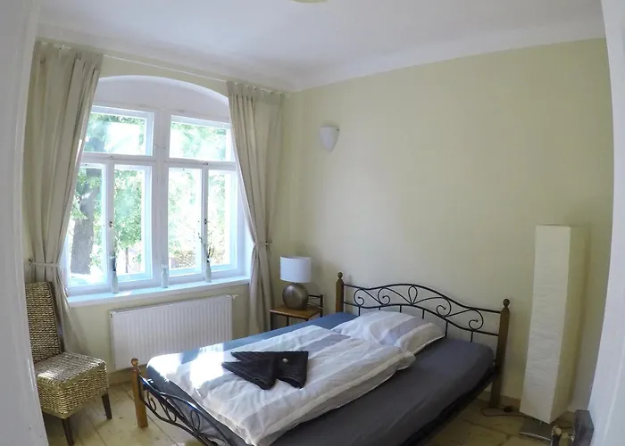 Stadtvilla Oscar 1 Og - Stilvoll Sanierte Altbauwohnung In Denkmalgeschuetzter Stadtvilla Nahe Elbradweg 公寓 德累斯顿