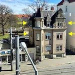 Stadtvilla Oscar 1 Og - Stilvoll Sanierte Altbauwohnung In Denkmalgeschuetzter Stadtvilla Nahe Elbradweg Дрезден